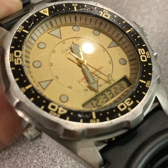 Vintage Casio Arnie, AMW-320, new battery, works great, rubber strap - Picture 2 of 7